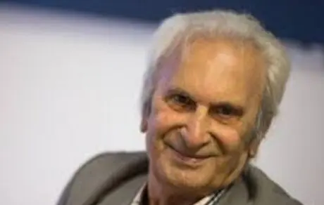 در جشنواره فیلم فجر”روزگار بلور” می شود