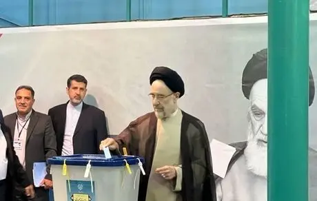 سیدمحمد خاتمی رای خود را به صندوق انداخت