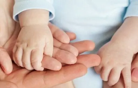 اهدای تخمک و جنین، روشی پیچیده اما کارآمد در درمان ناباروری