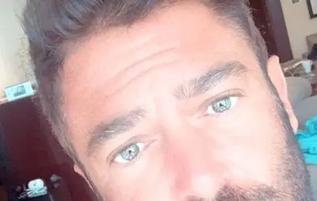 رضا گلزار| عکس جنجالی در استخر و باشگاه  + عکس و بیوگرافی 