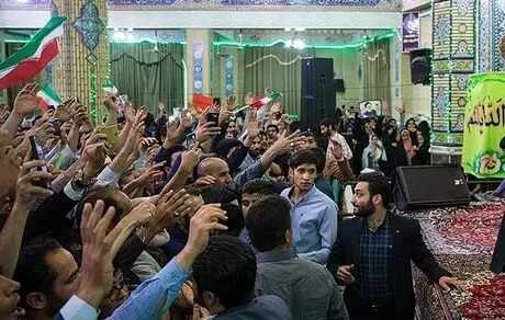 مردم نیروهای انقلابی را در دولت می‌خواهند!