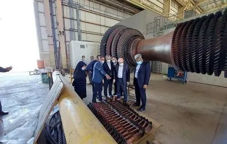 بازدید معاون وزیر نیرو از نیروگاه گازی خلیج‌فارس