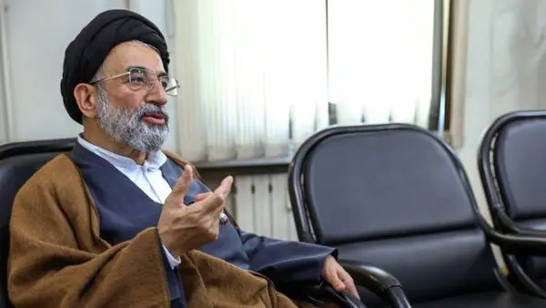 اصولگرایان‌ روزی قبای امام زمان برتن احمدی نژاد کردند، بعد گفتند او منحرف است