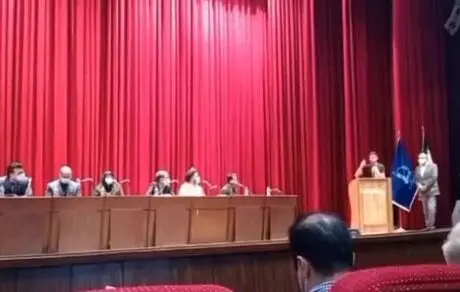 شما ۴۰ سال است که دارید حرف می‌زنید