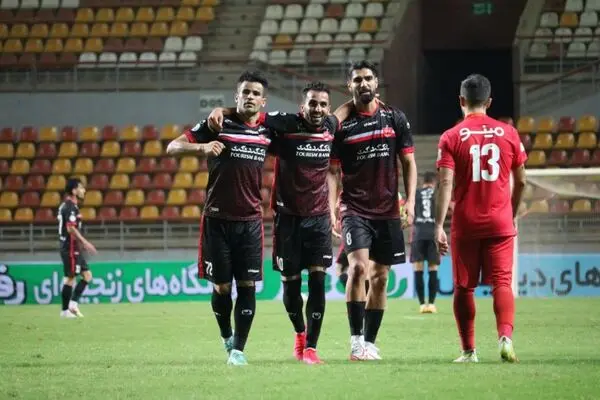 فولاد آره‌نا، جهنم سایرین و بهشت پرسپولیس