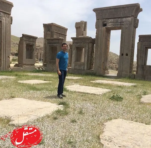 پویا امینی درمیان بنای قدیمی مشهور + عکس