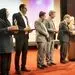 نشان مدیر کنترل کیفیت نمونه خراسان شمالی به آلومینای ایران رسید