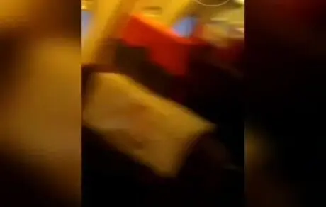 سانحه منجر به بازگشت در هواپیمای قشم‌ایر مشهد به مسقط
