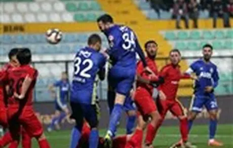 حذف خانگی یاران صیادمنش توسط فنرباغچه 
