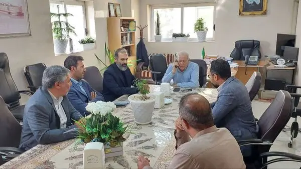 دیدار مسئولین درمان بنیاد شهید استان و مدیر بیمه دی استان اصفهان از جامعه ایثارگری شهرستانهای برخوار و شاهین شهر