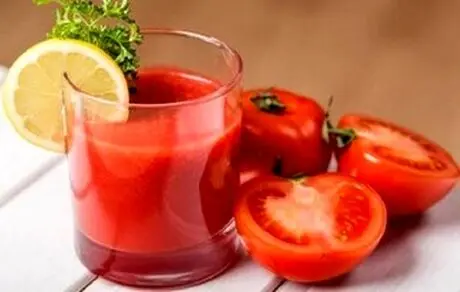 چهار خاصیت عجیب آب گوجه فرنگی