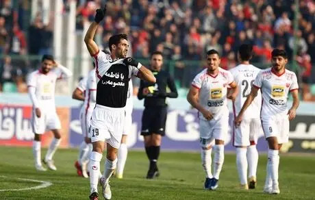 درخشان: پرسپولیس با تیمِ برانکو خیلی فاصله دارد 