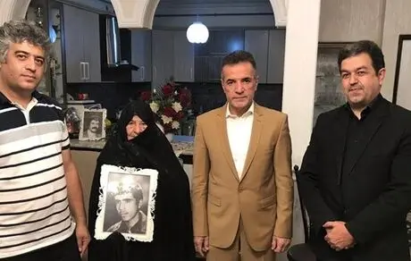 دیدار مدیرعامل پرسپولیس با خانواده شهید پورنهر + عکس