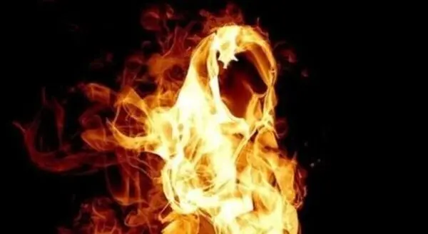 مرد جوان، شرکایش را به آتش کشید/ یک نفر فوت کرد