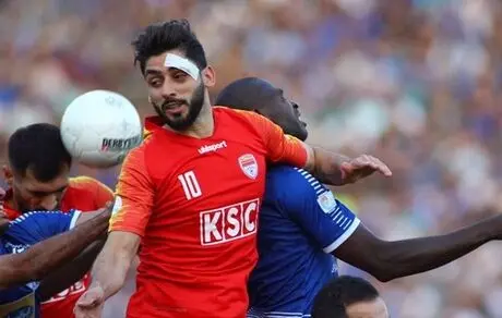 فریبا:  دربی نزدیک است، باشگاه بازیکنان را جمع و جور کند!