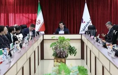 بانک‌ها باید در خط مقدم خدمت رسانی به مردم قرار گیرند