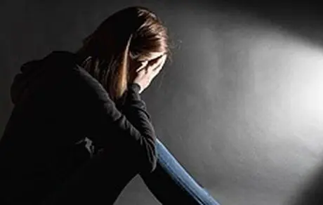 افسردگی خودبخود خوب نمی‌شود 