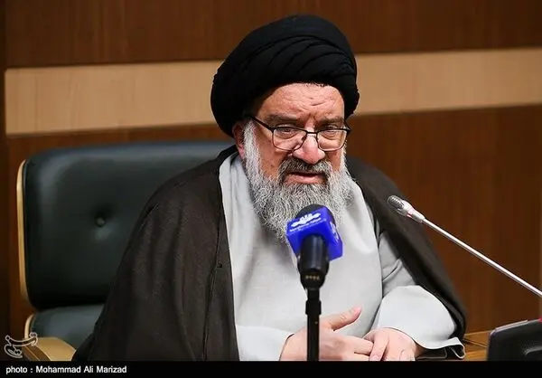 آیت‌الله خاتمی: آرزوی ترامپ این است که شعار مرگ بر آمریکا از دهان مردم بیفتد