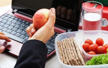 اصول صحیح تغذیه کارمندی