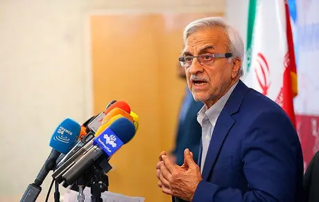 برخی از سیاسیون ما در حد تماشاگرنما‌های استادیوم‌ها شده‌اند
