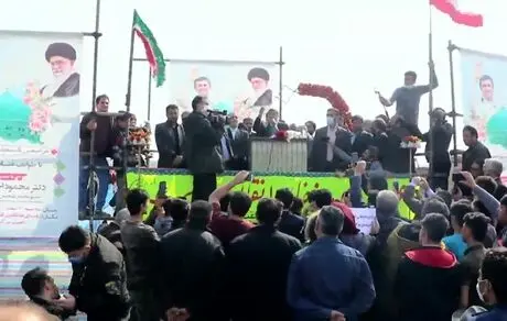 احمدی نژاد: شماها با زور و تقلب و کشتار حاکم شده اید