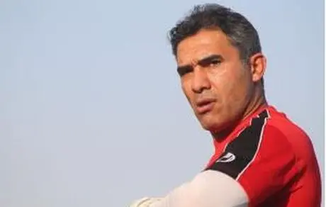 سرقت از احمدرضا عابدزاده در روز دروازه بان!