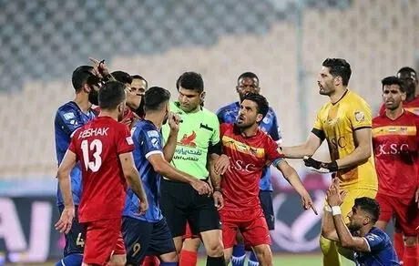  باشگاه استقلال: داوری بازی با فولاد خجالت‌آور و شوکه‌کننده بود 
