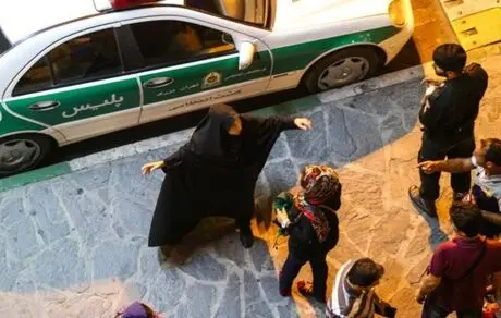 به اسم امر به معروف و حجاب، زنان ایران را سگ خطاب می‌کنند! 