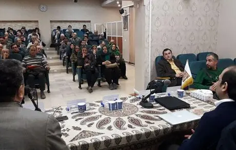 ٨٥ درصد مردم ناراضی هستند/ برای آن‌ها روحانی و فلانی فرقی نمی‌کند