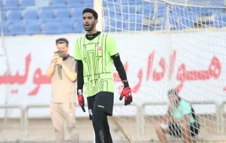 دروازه بان جوان پرسپولیس جدا شد
