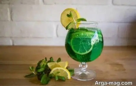 طرز تهیه موهیتو رستورانی در خانه با دو طعم مختلف
