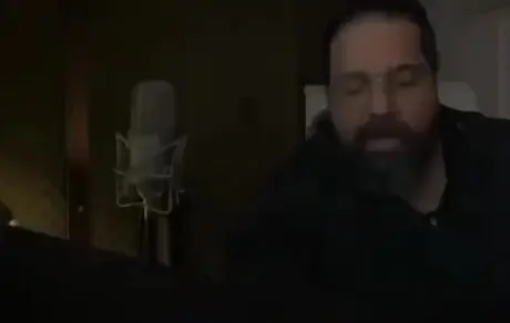 کنسرت رضا صادقی به‌خاطر اعتراضات آبان ماه برگزار نمی‌شود! 