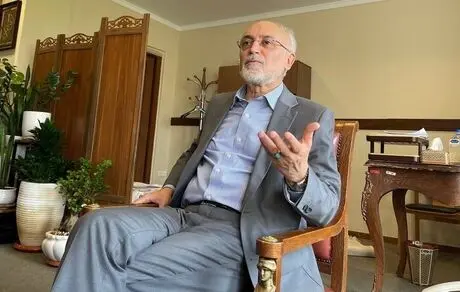 کسانی که به کشور خیانت کردند از استان خود‌شان هم خارج نشده بودند چه رسد به اینکه دوتابعیتی باشند! 