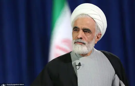 اینکه فحش دهید و هتاکی کنید، نمی‌گویند انقلابی هستید/انقلابی به ظریف می‌گویند نه آنهایی که از دیوار سفارت بالا می‌روند