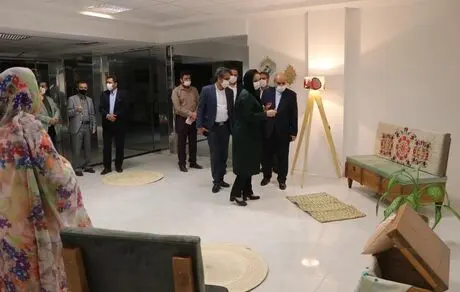 نمایشگاه صنایع دستی بانوان قشمی افتتاح شد