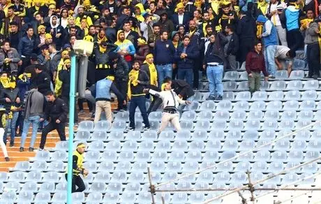 قانون حضور 30 درصدی تماشاگر برای پرسپولیس - سپاهان اجرا می شود؟
