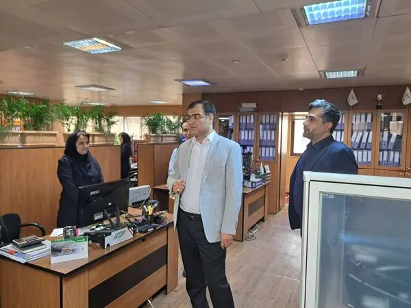 مدیرعامل بیمه البرز به دیدار همکاران حوزه منابع انسانی رفت