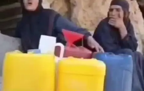 مردم با الاغ و قاطر آب مصرفی خود را تهیه می‌کنند! 