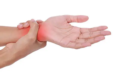 چگونه تلفن همراه به مچ دست آسیب می‌زند؟