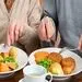 تغذیه سالمندان باید چگونه باشد؟