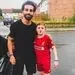 عکس گرفتن محمد صلاح با کودکی که در راه عکس گرفتن با او آسیب دید