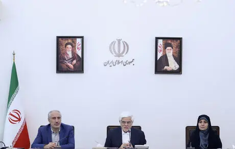 شجاعت و خلاقیت از مدیران گرفته شده است/ پایین بودن بهره‌وری، یک مسئله قدیمی و مزمن در ایران است