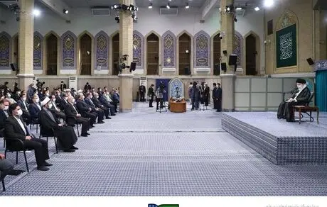 رهبر انقلاب: ما ایستادیم و باز هم خواهیم ایستاد