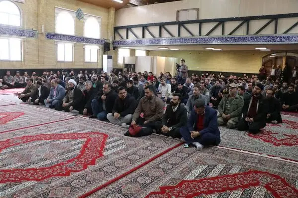 برگزاری مراسم جشن با حضور مدیران، کارکنان و تعدادی از مسئولین شهرستان جاجرم در محل مسجد شرکت آلومینای ایران
