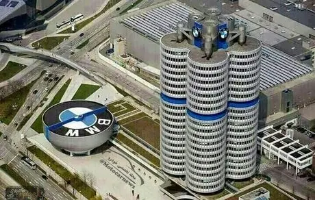 نمایی از ساختمان کمپانی BMW