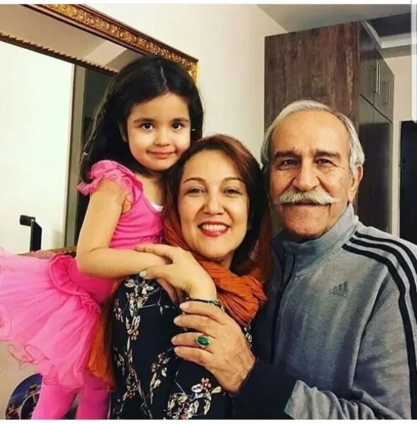 پانته آ بهرام در کنار پدر و خواهرزاده اش + عکس