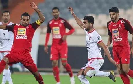 پرسپولیس 10 نفره موقتا قهرمان نیم فصل شد