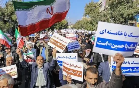 از مسئولان می‌خواهیم درآمد حاصل از افزایش قیمت بنزین صرف رفاه مردم شود