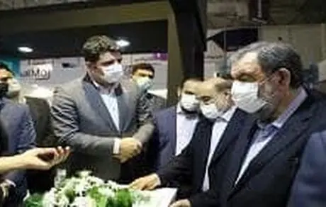 حضور معاون اقتصادی رئیس‌جمهور در غرفه بانک کارآفرین