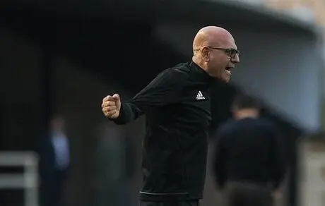 مرزبان از نقش کریم باقری در پرسپولیس می گوید 